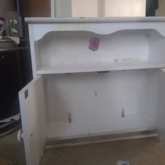 Storage table - Picture 1 of 5